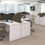 Estação de trabalho para 4 lugares com mesas em L