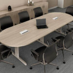 mesa de reuniao oval